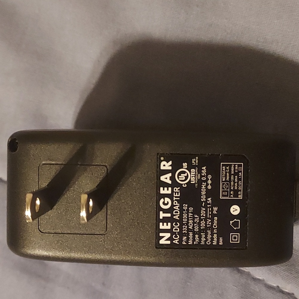 Netgear AC1600 WiFi Router - Picture 16 of 17